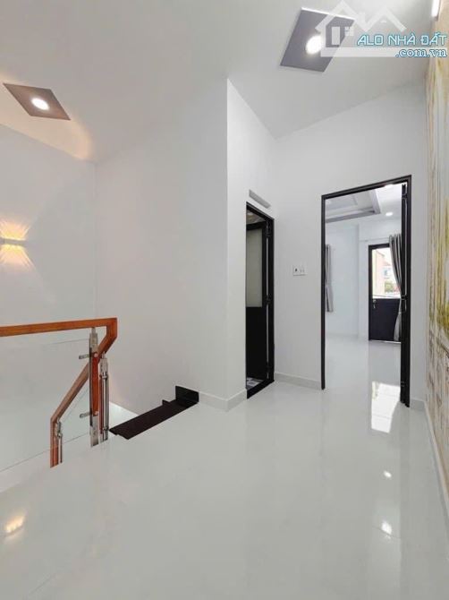Bán nhà cực rẻ hẻm xe hơi Nguyễn Đình Chiểu 60m² 1 trệt 2 lầu 4PN