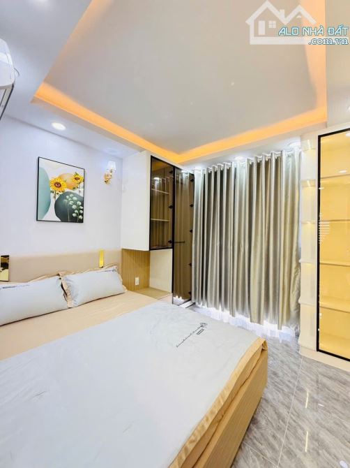 Bán nhà cực rẻ hẻm xe hơi Nguyễn Thị Minh Khai 60m² 1 trệt 1 lầu sân thượng 3PN