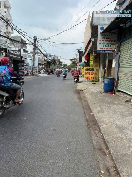 Nhà (8 x 30) mặt tiền TT Tân Hiệp, Hóc Môn Giá Tốt (gần góc ngã tư Lê Thị Lơ)