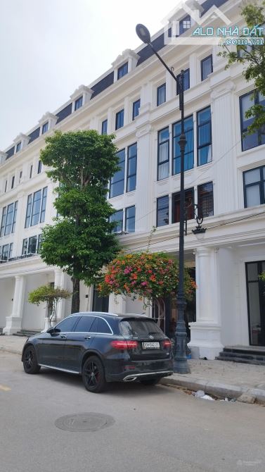 Tôi cần cho thuê liền kề Louis City Hoàng Mai - Tân Mai 95m2 x 5 tầng giá rẻ nhất khu vực