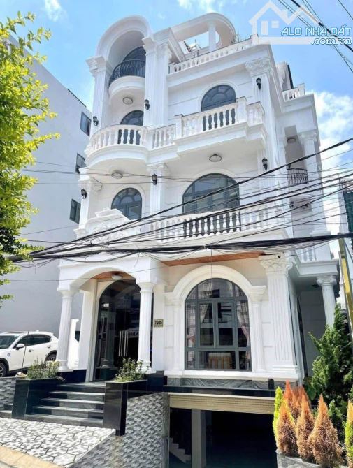 Bán villa siêu đẹp ngay trung tâm giá 28tỷ mới tinh