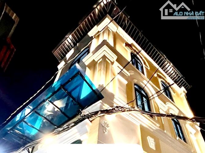 Cho thuê nhà đẹp 2 lầu hẻm xe hơi Trần Bình Trọng, Bình Thạnh