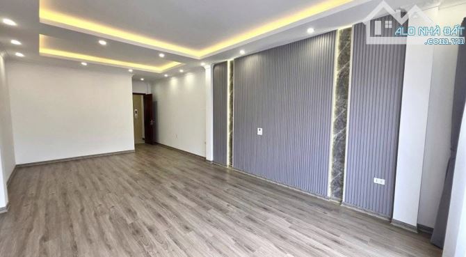 BÁN NHÀ ĐẸP ,TRIỀU KHÚC - THANH Xuân- Hà Đông  ; Diện tích 50m x Mặt tiền 4m, Cái bước châ