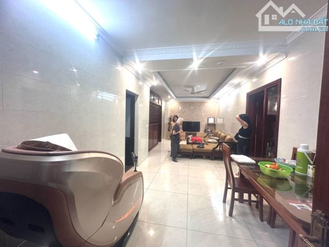 NHÂN HÒA  QUAN NHÂN THANH XUÂN CĂN HỘ 3 NGỦ LÔ GÓC FULL NỘI THẤT TUYỆT ĐẸP 130m 5,5 TỶ