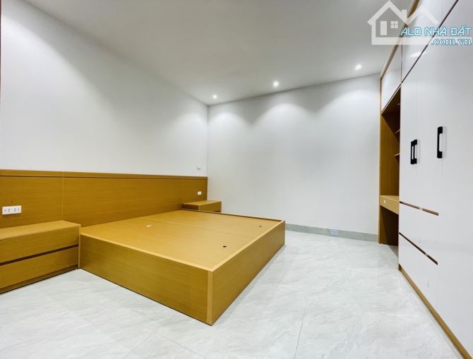 -  Đại La - Lô góc sáng bừng - 33m2 - 5,9 tỷ