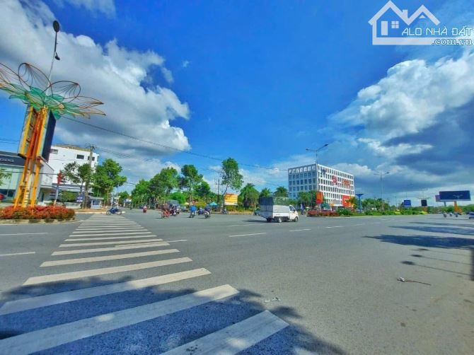 2 NỀN MT TRẦN VĂN TRÀ A3, KDC HƯNG PHÚ 1, P HƯNG PHÚ, Q CÁI RĂNG TP CẦN THƠ