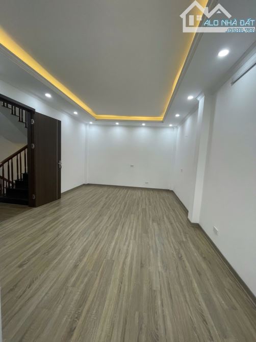 Bán Nhà Khương Đình - TX , DT 38m , Giá Hơn 7 Tỷ , oto gần , Ngõ nông