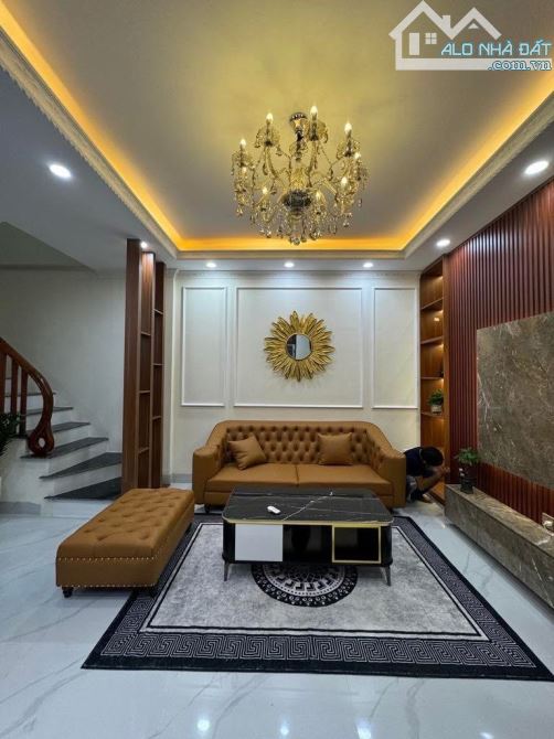 BÁN NHÀ NGỌC THUỴ CHỈ 5,8 TỶ - 5 TẦNG - NHÀ MỚI ĐẸP - Ở NGAY