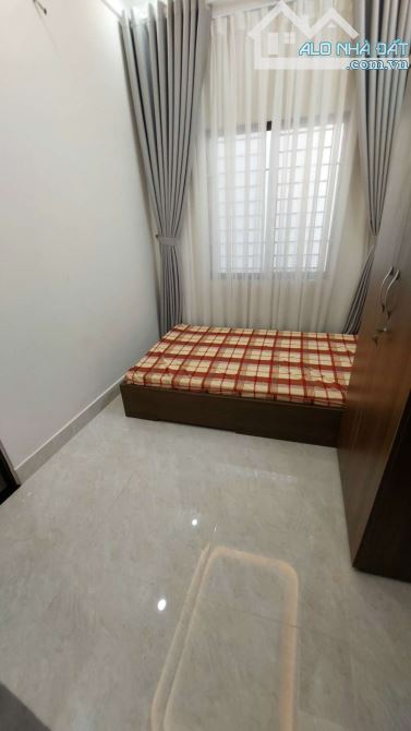 Bán nhà mặt tiền Nguyễn Chí Thanh  4x10m HĐT 40tr sẵn 3 tầng sân thượng ngay góc ngã tư - 2