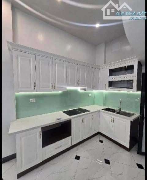 BÁN NHÀ LONG BIÊN - 10 TỶ - 56M2 - 6 TẦNG - Ô TÔ - THANG MÁY -FULL NỘI THẤT