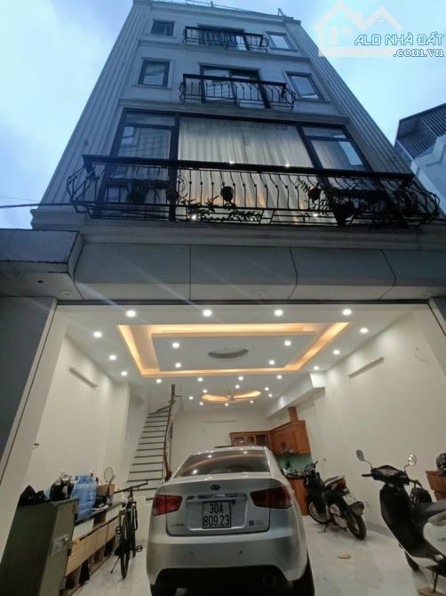 CỰC HIẾM, BÁN NHÀ VIỆT HƯNG, 51M, 5 TÂNG, GARA, THÔNG, 3 THOÁNG