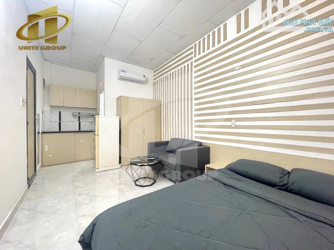 Studio cửa sổ nội thất đầy đủ gần quận 1, quận 2