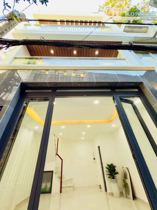 Nhà 4 tầng mới vị trí đẹp sát mặt tiền Hưng Phú P9Q8. Giá 4,68 tỷ TL
