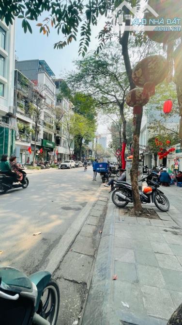 SIÊU HIẾM - BÁN NHÀ MẶT PHỐ LÕI 2 BÀ TRƯNG - GẦN VINCOM BÀ TRIỆU 342m² | MT 12m | 175 TỶ