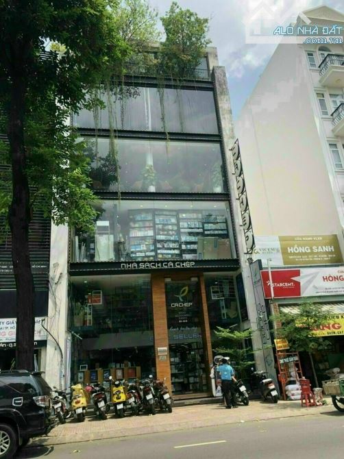 Vị trí siêu đẹp 2 chiều - MT Võ Văn Tần, Quận 3 - 9x20m - 5 tầng - HĐT 180 triệu - giá 85