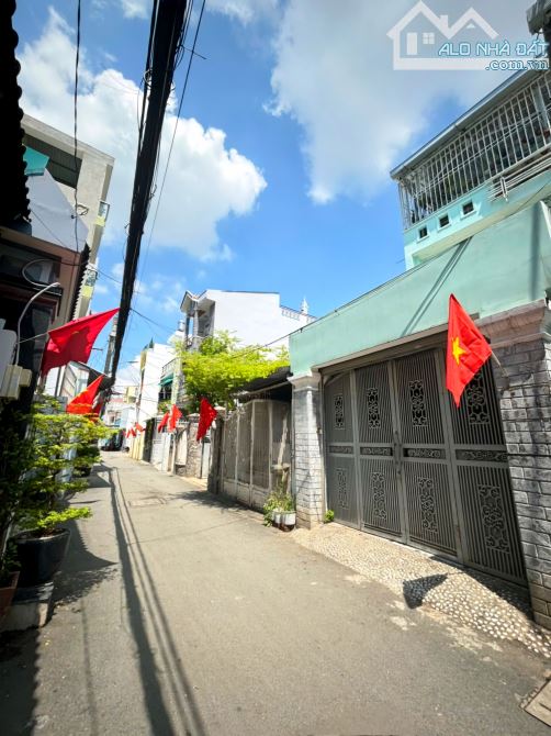 Bán nhà 2 tấm 4,3 x 21 HXT 1/ Đường Số 3, gần UB Phường 9, giá quá rẻ.