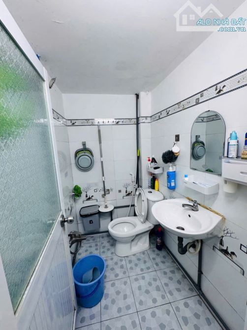 cần bán nhà quận 12 giá 2.85 tỷ 2pn , nhà đúc cứng đường lê văn khương giá 2.85 tỷ