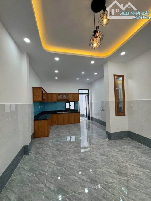 🚗 Bán nhà HXH Nguyễn Trãi, Q1, 39m², 2 tầng – Giá 10,1 tỷ! 🚗