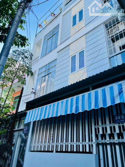 BÁN NHÀ 4 TẦNG HẺM BẠCH ĐẰNG THÔNG RA VÕ TRỨ CÓ 3PN 3WC.DT 29M NGAG 3,7M.HUỚG TÂY BẮC