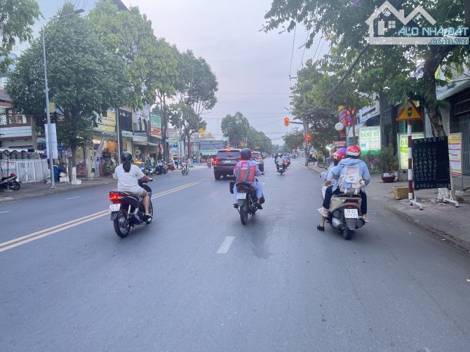 Cần bán 5,5 x 46 nhà đất mặt tiền Võ Thị Sáu, Phường 4 Tp Tây Ninh
