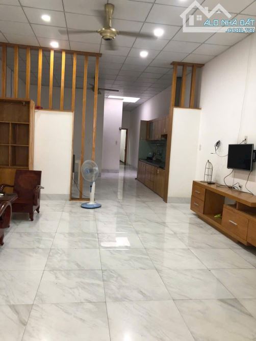 BÁN NHÀ CẤP 4 SÁT BIỂN DT 120 M2, ĐƯỜNG NGUYỄN KHÁNH TOÀN, VĨNH HẢI NHA TRANG GIÁ RẺ.