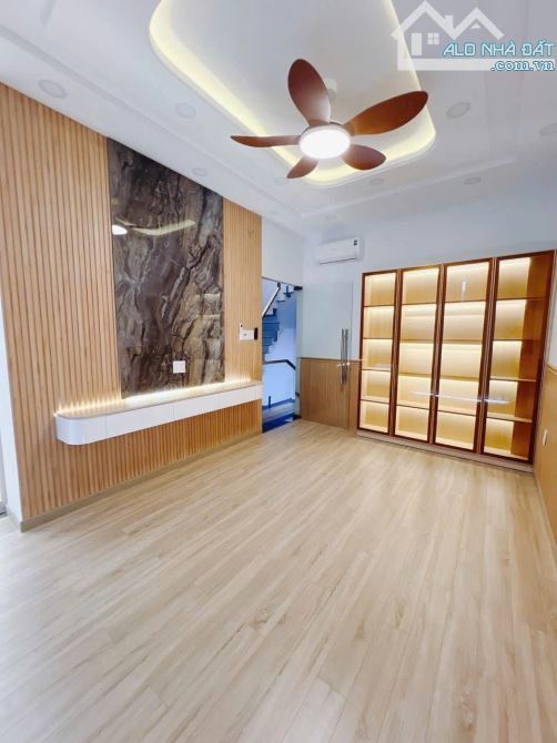 Nhà đẹp giá tốt 12,6 tỷ mặt tiền quận 4 _ đỉnh cao sống sang