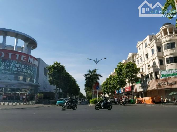 Bán nhà Gò Vấp, hẻm xe hơi Lê Đức Thọ, khu phân lô, 4 x 18, 4 tầng, 6Pn, hơn 8 tỷ