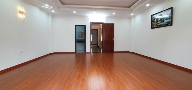 Hiếm nhà Phúc Lợi 100m - 5 tầng - Dòng tiền 300tr/năm - lô góc vỉa hè 2m- 20tỷ - 10