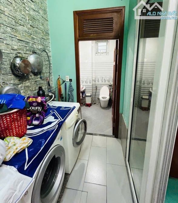NHÀ 4 LẦU BTCT - ĐƯỜNG SỐ P. TÂN PHÚ Q7 - KDC HIỆN HỮU KẾ PHÚ MỸ HƯNG. GIÁ: 24 Tỷ - 11