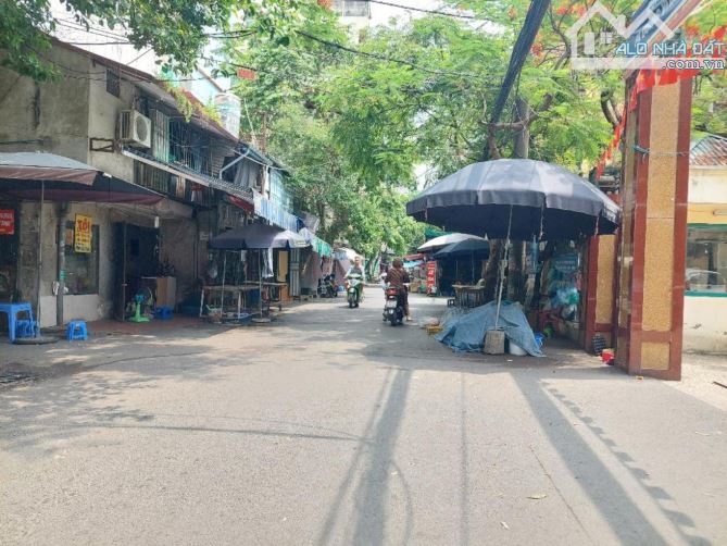 Bán đất tặng nhà cấp 4 tại Hồ Tùng Mậu, ngõ thông ô tô tránh, kinh doanh - 1