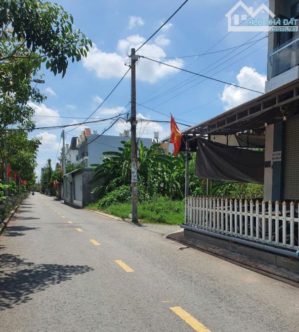Bán đất mặt tiền kênh đường Thạnh Lộc 37, Quận 12 dt 6x19m giá 5,5 tỷ - 1