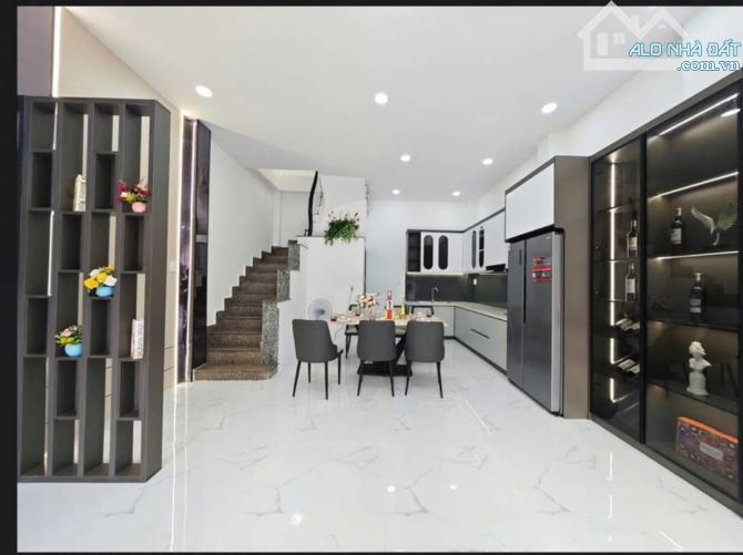 Mặt tiền Huỳnh Thị Hai 5x12m, 5 tầng, chỉ 7ty9 - 1