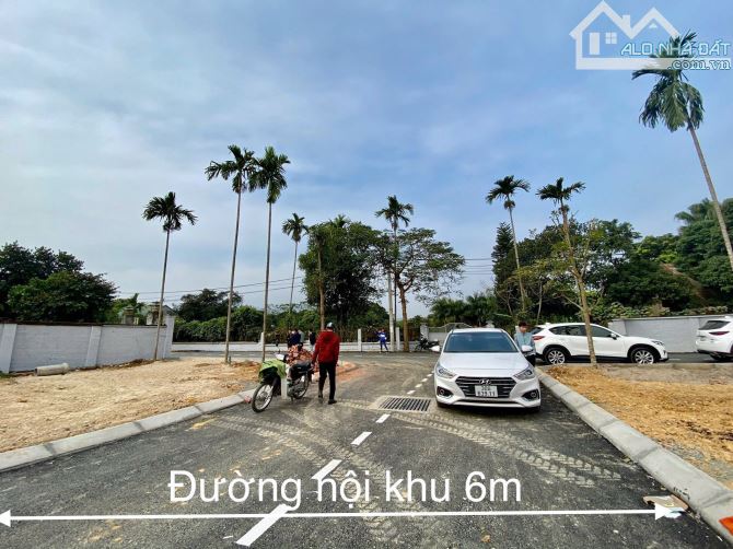 100m  nằm trong lõi đô thị khu CNC Hoà Lạc giá hơn 4 tỷ tý xíu. Cách quốc lộ 21 khoảng 500 - 1