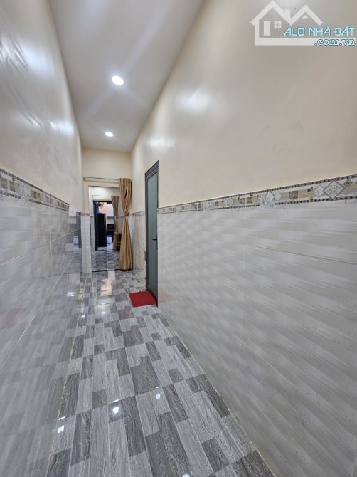 NHÀ MỘT ĐỜI CHỦ GẤP BÁN LO VIỆC GIA ĐÌNH - SÁT BÊN CHỢ CHÓ - HƠN 79M2 - TRUNG MỸ TÂY . - 1
