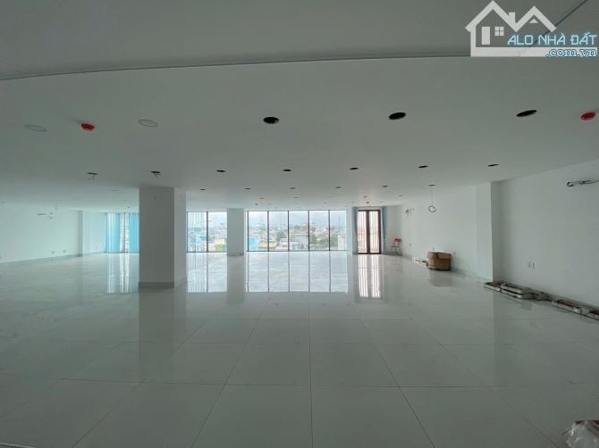 BÁN TÒA NHÀ VĂN PHÒNG CAO CẤP – MẶT TIỀN HÀ HUY GIÁP, Q.12 – THU NHẬP 350 TRIỆU/THÁNG - 1