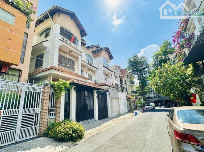 Siêu biệt thự đẹp không có căn thứ 2 - MT đường Hoa : 16 x 16m 4 tầng ( 256m2) Giá 110 tỷ - 1