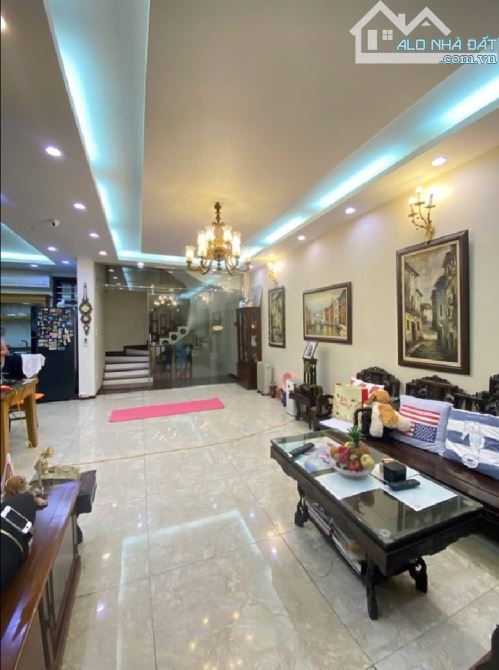 Bán nhà xuân đỉnh-77m² VỊ TRÍ VÀNG - NHÀ ĐẸP - Ô TÔ TRÁNH - SỔ ĐỎ VUÔNG - 1