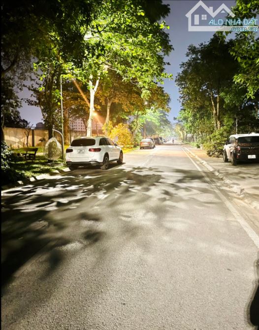 Biệt Thự -Gamuda gardens 188m2 , xây 4 tầng, lô góc. Giá thương lượng - 1