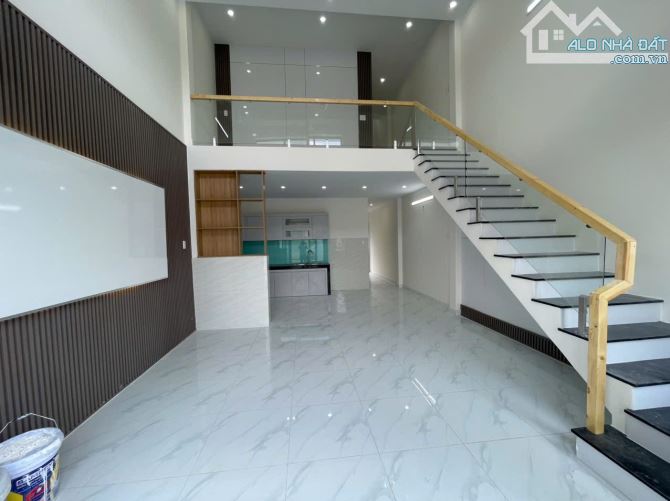 Vỡ nợ chủ bán gấp nhà mặt tiền Phi Trường Giáp Tân Phong - 1