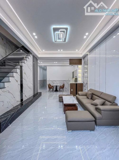 Nhà 1 trệt 1 lầu giáp Trảng Dài 5x20 giá chỉ 700 triệu, sổ riêng thổ cư - 1