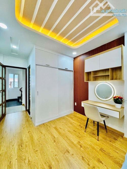 NNC Cô Giang P.2 Phú Nhuận 30mk2 4 Tầng ST 3PN 4WC Full nội thất. Giá 25 triệu/ tháng - 1