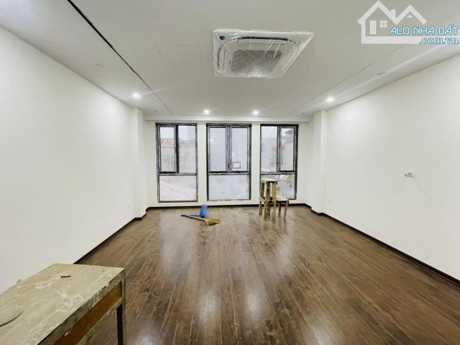 Nhà mới Hoàng Cầu, 5m ra ô tô tránh, 7 tầng TM, kinh doanh, 45m 5m mặt, Giá 14.5 tỷ - 1