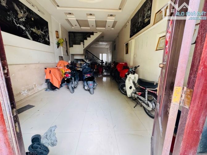 Bán gấp nhà đẹp ở ngay MT khu đường số 84 Cao Lỗ, he hơi ngủ nhà, 80m2, 4T, SHR. - 1