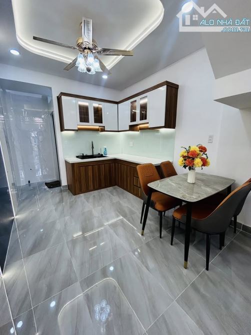 Bán nhà cực rẻ hẻm xe hơi Nguyễn Đình Chiểu 60m² 1 trệt 2 lầu 4PN - 1