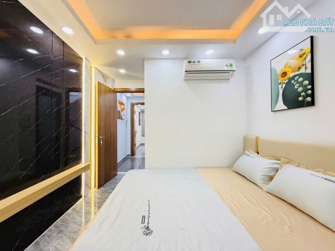 Bán nhà cực rẻ hẻm xe hơi Nguyễn Thị Minh Khai 60m² 1 trệt 1 lầu sân thượng 3PN - 1