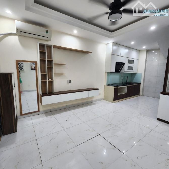 NHÀ XINH trong đê Phố Ngọc Thuỵ 30m x 5 tầng - SDCC 5,2 tỷ - 1