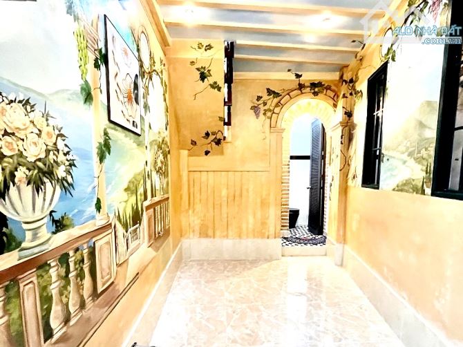 Cho thuê nhà đẹp 2 lầu hẻm xe hơi Trần Bình Trọng, Bình Thạnh - 1