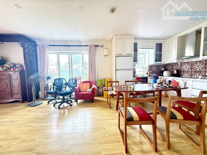 Bán nhà mặt phố Trung Hoà - Cầu Giấy 140m2, 4 tầng kinh doanh - Giá 84 tỷ