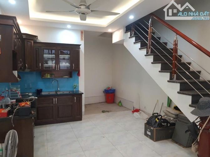 NHÀ 43m x 4 tầng - MT 4,35m chỉ 4,98 tỷ Phố Ngọc Trì - 1