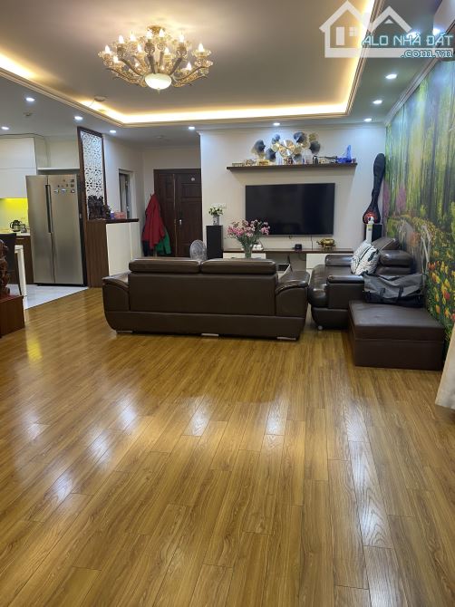 Bán căn hộ chung cư M5 Nguyễn Chí Thanh, DT 133m2, 3 ngủ, 2 vệ sinh giá 9,5 tỷ - 1